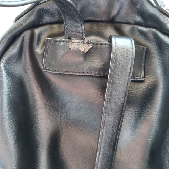 Small black backpack - Picture 4 of 5